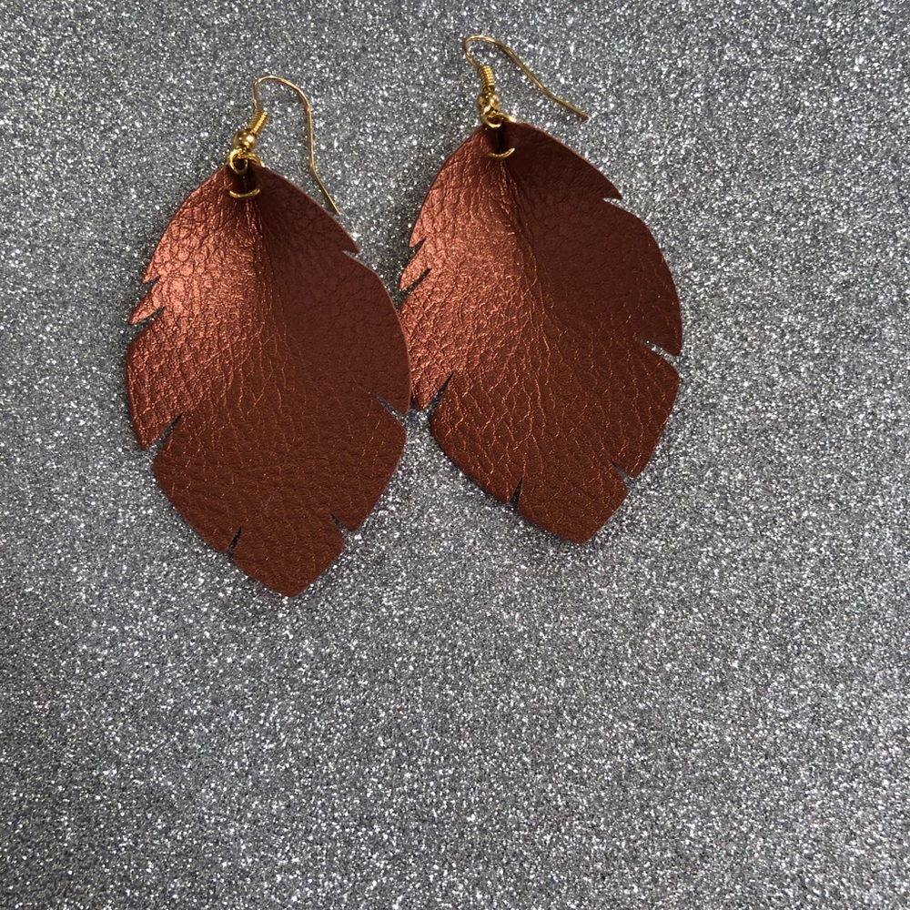Adorable pinch top earrings